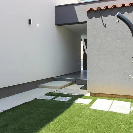 Mit Privatpool Fuer 8 Personen Ca 170 Qm In Pula, Istrien Istrische Riviera Dom wakacyjny