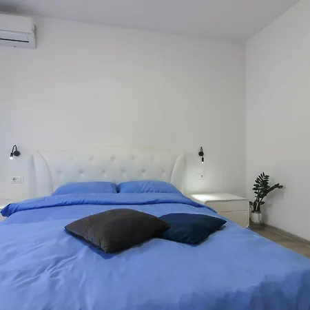 Mit Privatpool Fuer 8 Personen Ca 170 Qm In Pula, Istrien Istrische Riviera Holiday home Pula