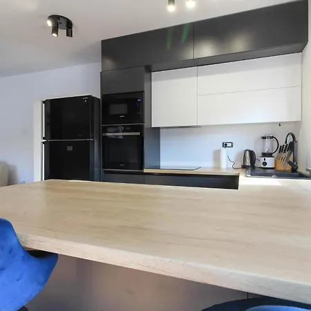 Mit Privatpool Fuer 8 Personen Ca 170 Qm In Pula, Istrien Istrische Riviera 펜션 *